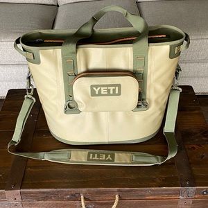 Yeti hopper 30 with matching sidekick case